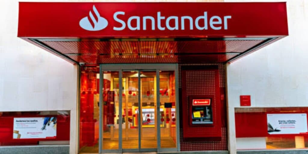 Situação promovida pelo Santander faz funcionários se enfurecerem e assinarem exigências ao banco