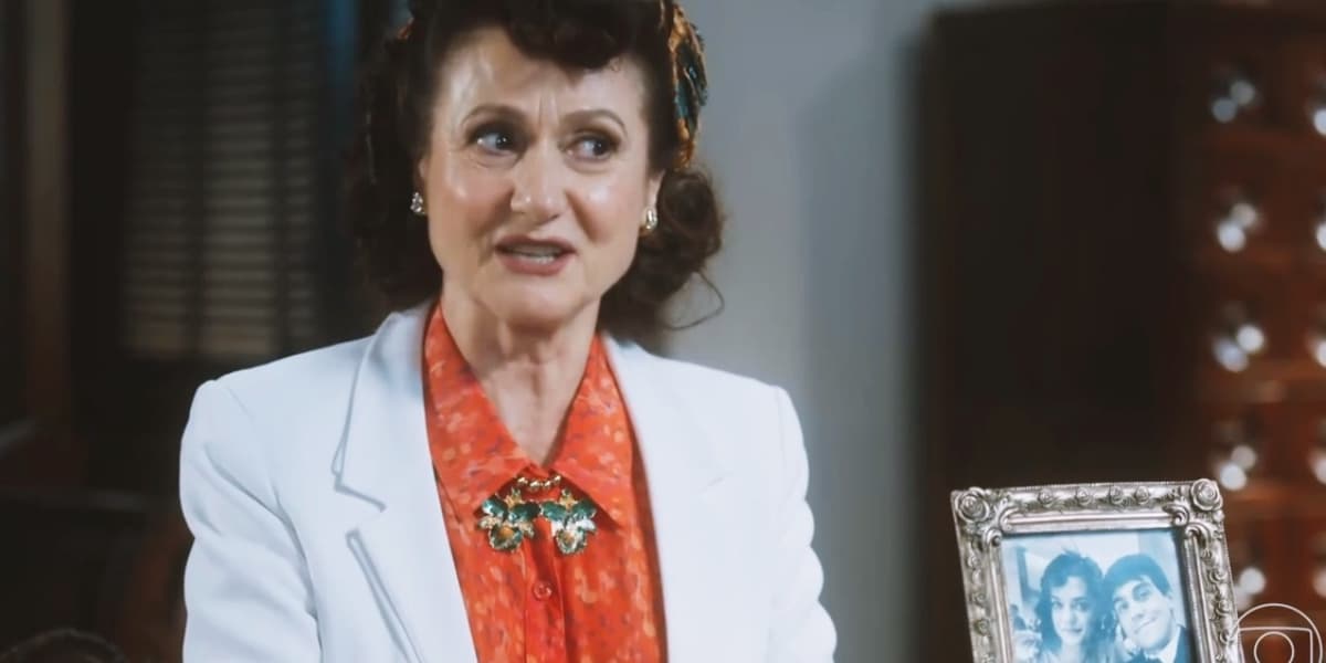 http://tvfoco.uai.com.br/wp-content/uploads/2015/05/Daniela-Mercury.jpg