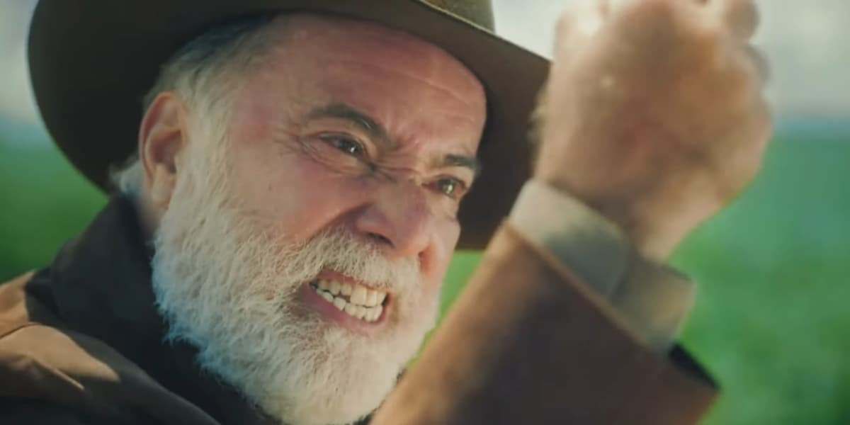 Antônio irritado na novela Terra e Paixão