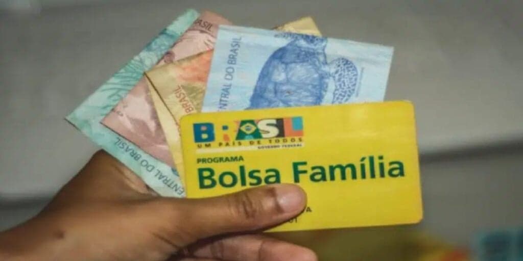 Bolsa Família: Governo corta milhares de pessoas, arranca benefício e gera desespero e filas