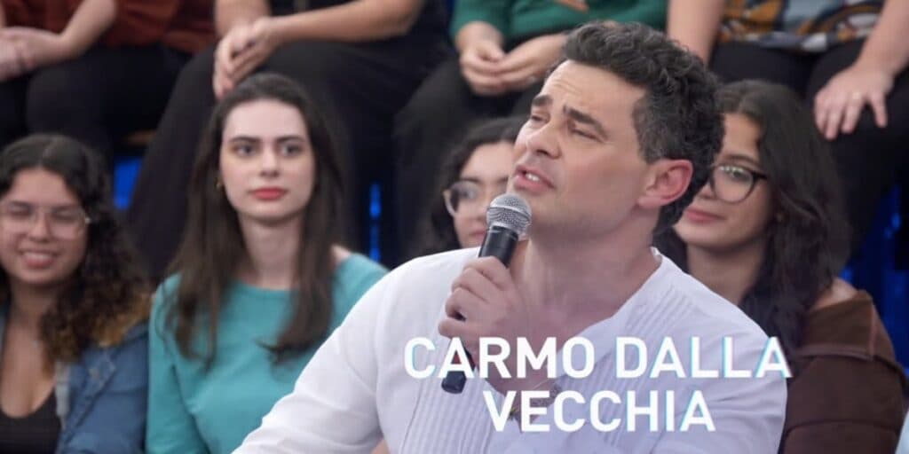 Gay, ator da Globo expõe que romance com famoso do canal começou com morte