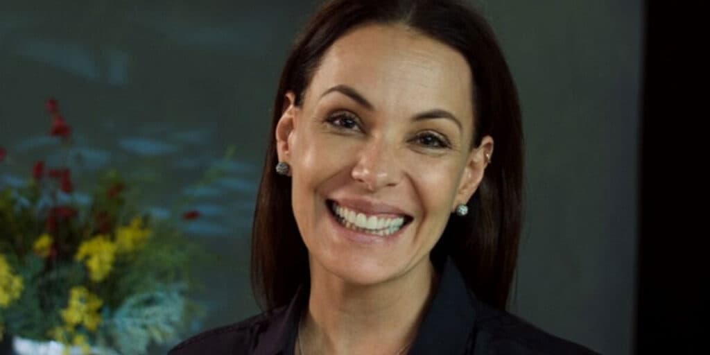 A atitude corajosa de Carolina Ferraz ao ser demitida de emissora e entrar em guerra para exigir milhões