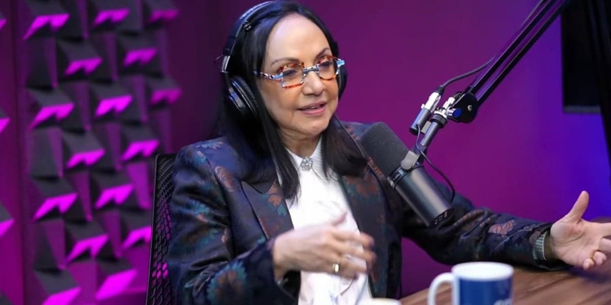 http://tvfoco.uai.com.br/wp-content/uploads/2015/05/Daniela-Mercury.jpg