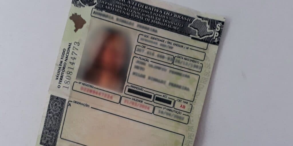 Idosos têm LIMITAÇÕES e REGRAS para dirigir que se você não cumprir pode PERDER sua carteira