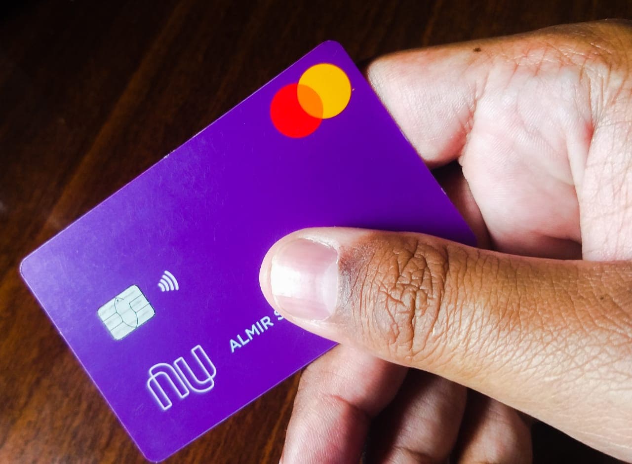 Antecipar parcelas do cartão Nubank é a melhor forma de economizar com descontos (Foto Reprodução/Internet)