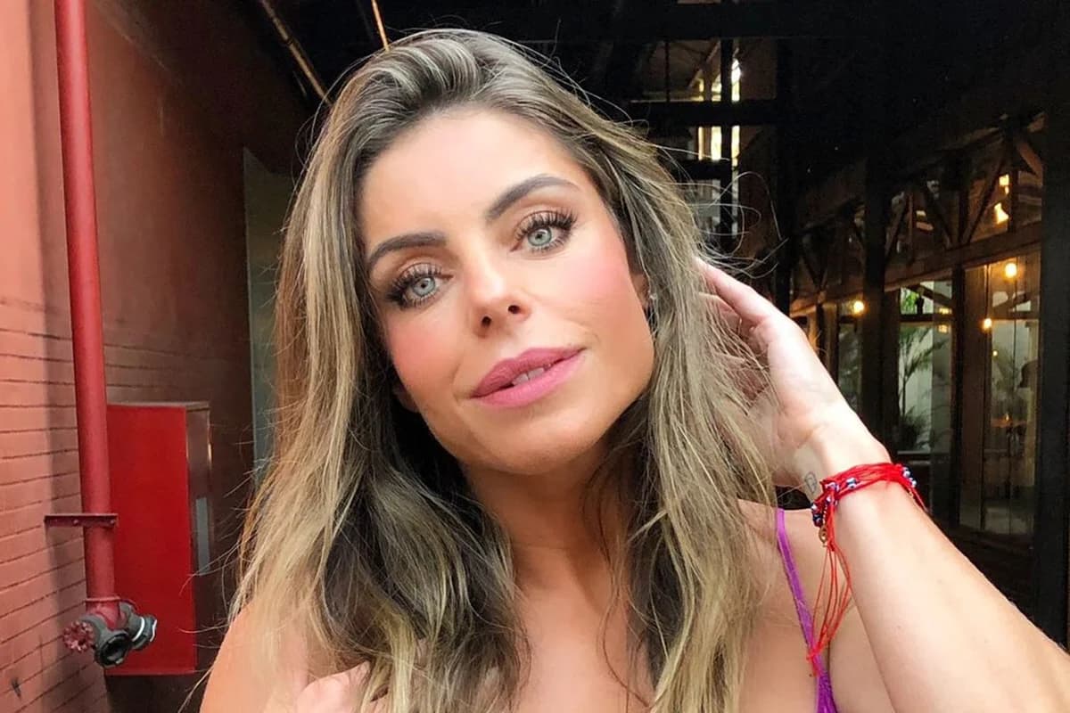 http://tvfoco.uai.com.br/wp-content/uploads/2015/05/Daniela-Mercury.jpg
