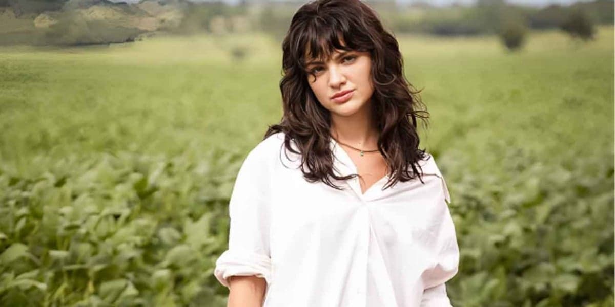 Debora Ozório é Petra na novela das nove (Foto: João Miguel Júnior/TV Globo)