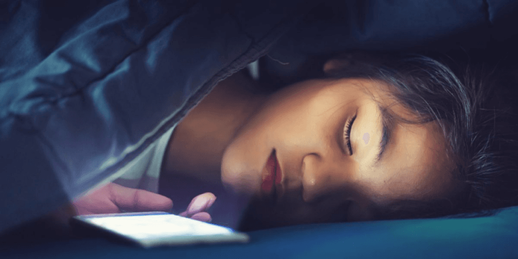 Dormir ao lado do celular causa câncer? Essa é a verdade que todos precisam saber