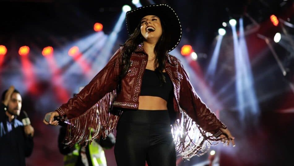 http://tvfoco.uai.com.br/wp-content/uploads/2015/05/Daniela-Mercury.jpg