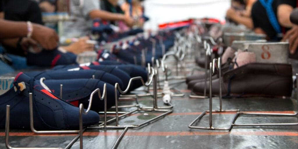Falência: Empresa gigante de calçados baixa as portas e deixa funcionários na rua da amargura