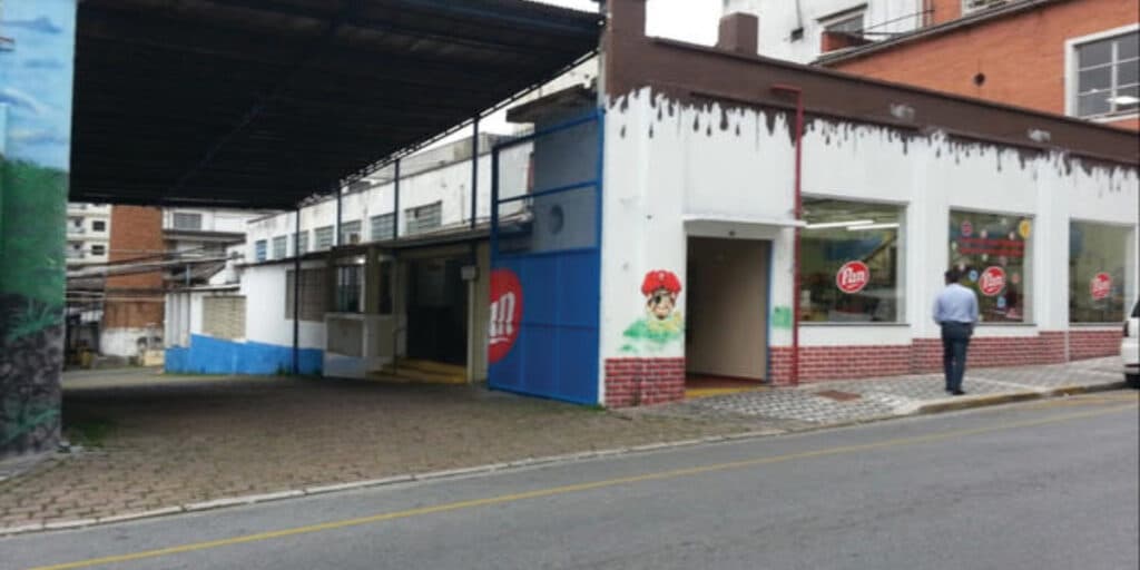 FALÊNCIA: Fábrica amada dos brasileiros decreta falência e joga os funcionários na rua