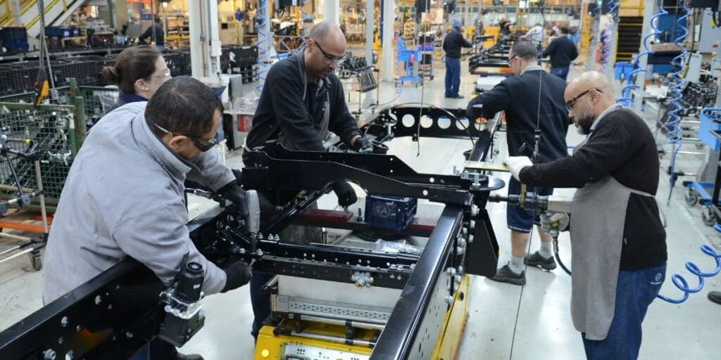 Demissão em massa e crise: a real situação de uma das montadoras de carro mais amadas pelos brasileiros