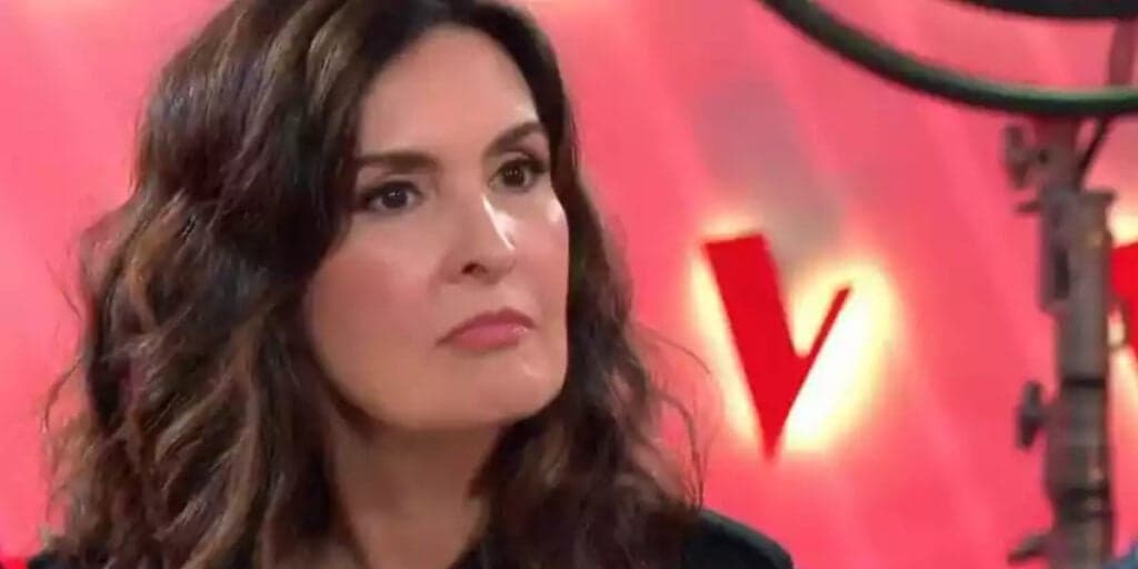 “Partir é sempre difícil”, Fátima Bernardes expõe despedida ao filho e faz relato com imagem