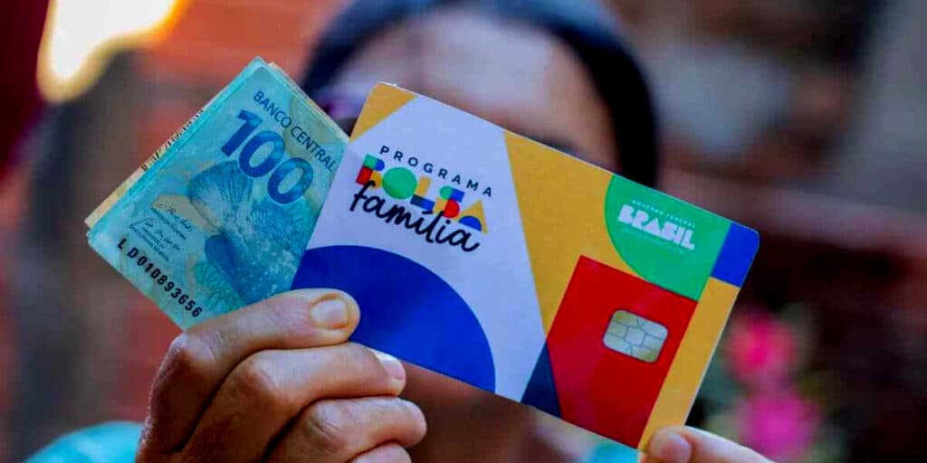 ATENÇÃO! Informação sobre o Bolsa Família acaba de ser divulgada hoje (13/04) e brasileiros se animam