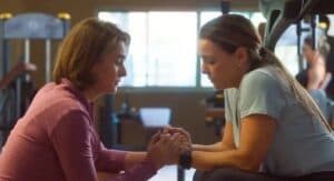 Helena (Priscila Sztejnman) e Clara (Regiane Alves) em Vai na Fé (Foto: Reprodução / Globo) Helena (Priscila Sztejnman) e Clara (Regiane Alves) em Vai na Fé (Foto: Reprodução / Globo)