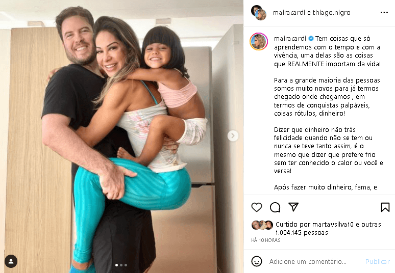 Maíra Cardi surgiu com a filha e o namorado, Thiago Nigro (Foto: Reprodução/ Instagram)