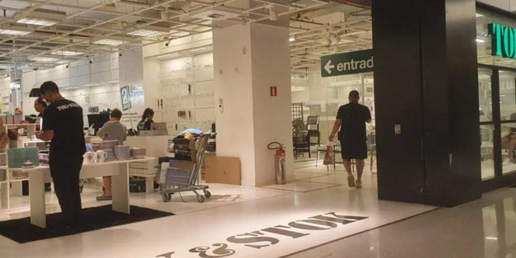 Adeus: Loja que você amava ficar andando por horas, está falindo e portas estão sendo baixadas