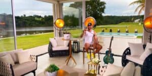 Área de lazer e piscina absurda (Reprodução: Youtube)
