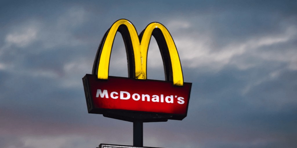 ACABOU? O fechamento de escritórios do Mc Donald's e a triste onda de demissões em massa da empresa
