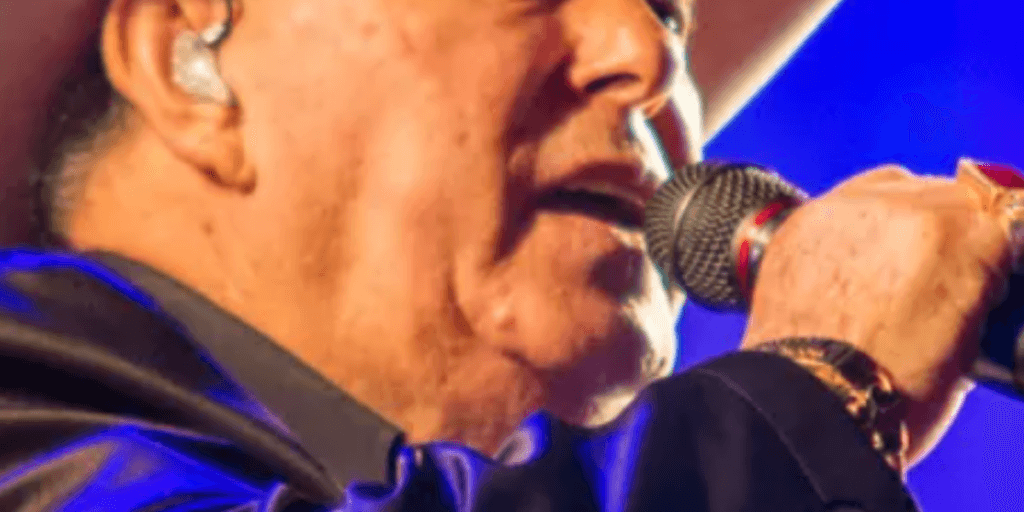 Sertanejo foi baleado em show pelo contratante e socorrido às pressas com bala cravada: "Sacou a arma"