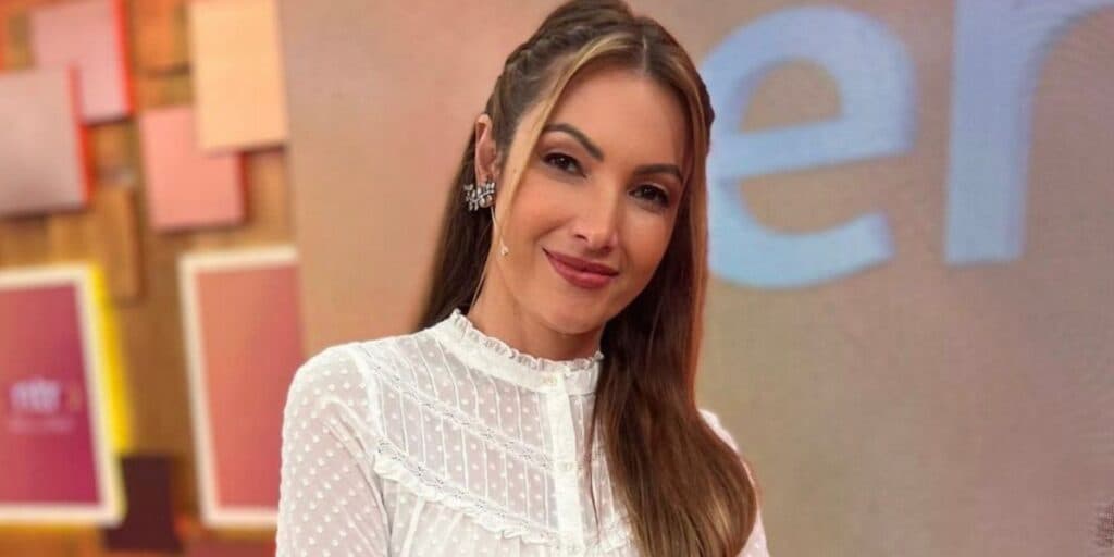 Patrícia Poeta toma medida extrema na Globo e programa de Sonia Abrão expõe: "Abriu mão do Encontro"