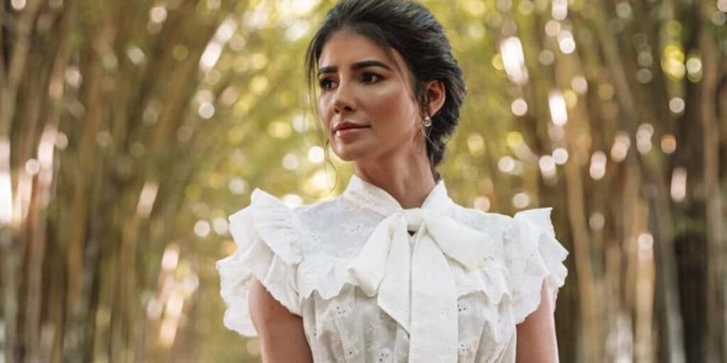 Paula Fernandes se emociona ao expor aposentadoria de banda e fala de despedida de parceiro: "Nunca vou esquecer"