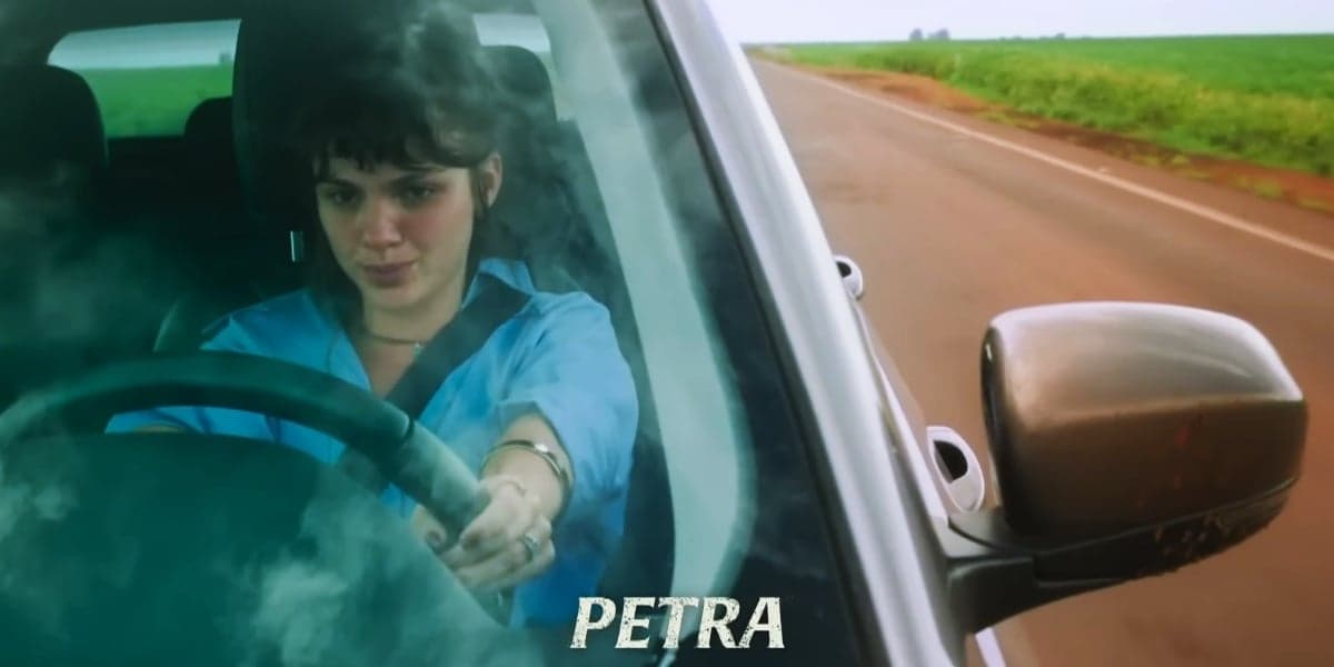 http://tvfoco.uai.com.br/wp-content/uploads/2015/05/Daniela-Mercury.jpg
