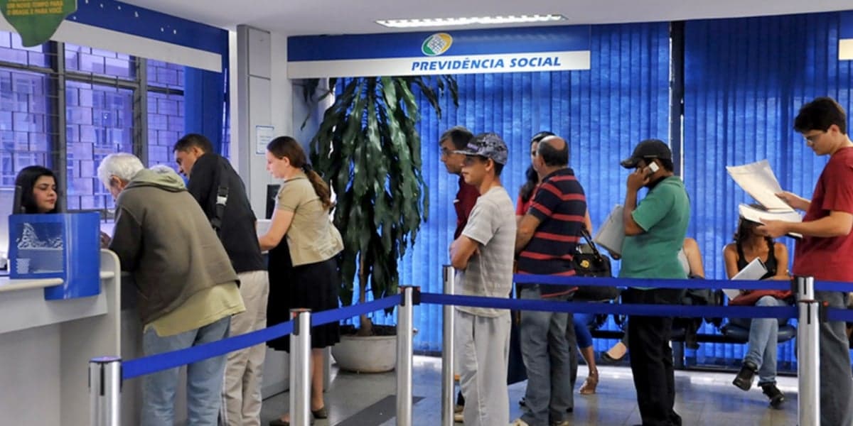 Aposentados podem ter problema com pagamento do INSS em abril (Foto: Antonio Cruz/Agência Brasil)