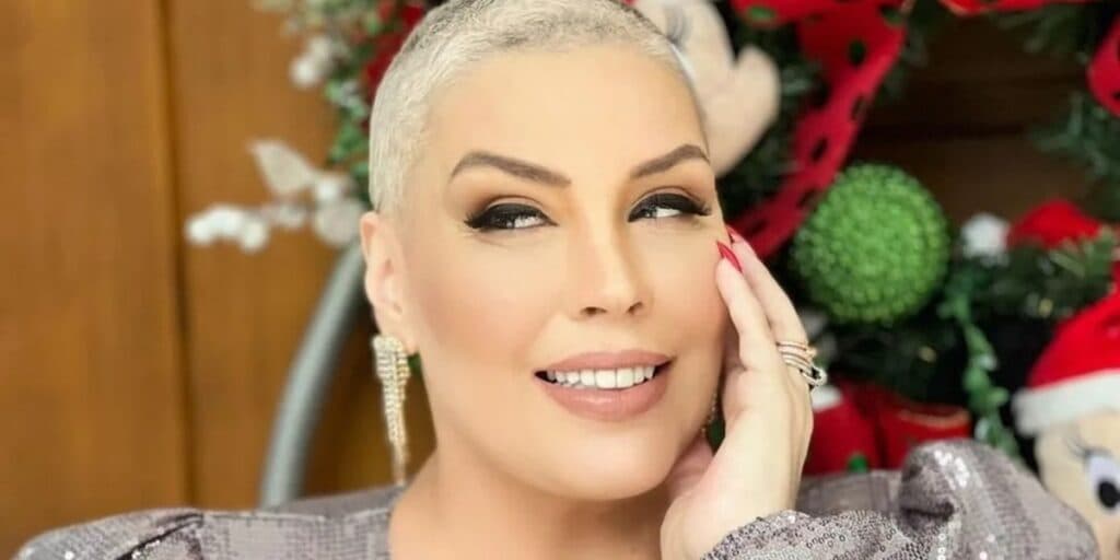 Simony, aos 46 anos, tem internação confirmada, após revelar nova luta contra o câncer