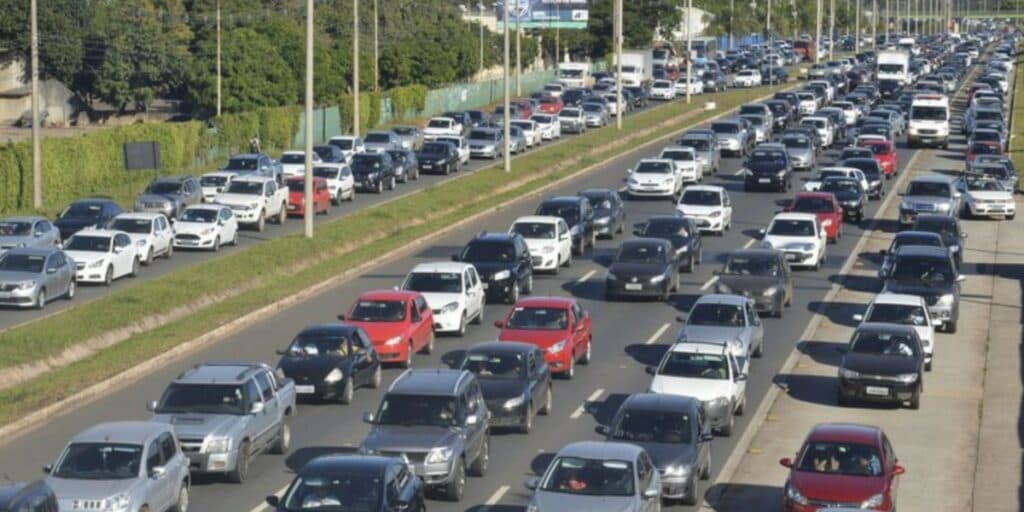 Nova LEI em vigor obriga você a fazer mudança urgente no seu carro se não quiser levar multa PESADA