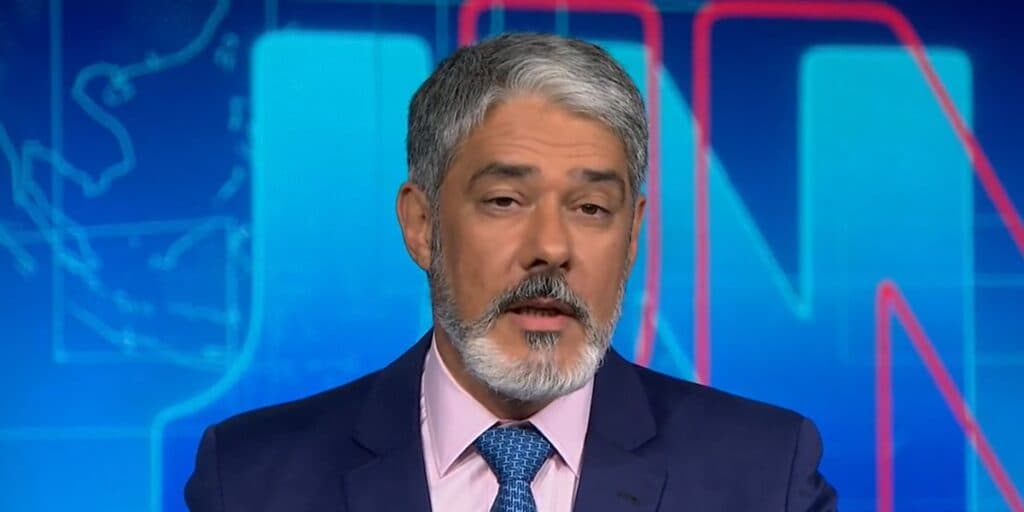 William Bonner volta ao JN, fecha a cara ao dar notícia e cumpre nova ordem da Globo: “Nesse período”