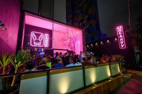 Candy Sushi Bar & Club em um de seus dias movimentados (Reprodução: Internet)