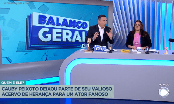 Fabíola Reipert e Reinaldo Gottino na bancada da "Hora da Venenosa", na Record (Foto Reprodução/PlayPlus)