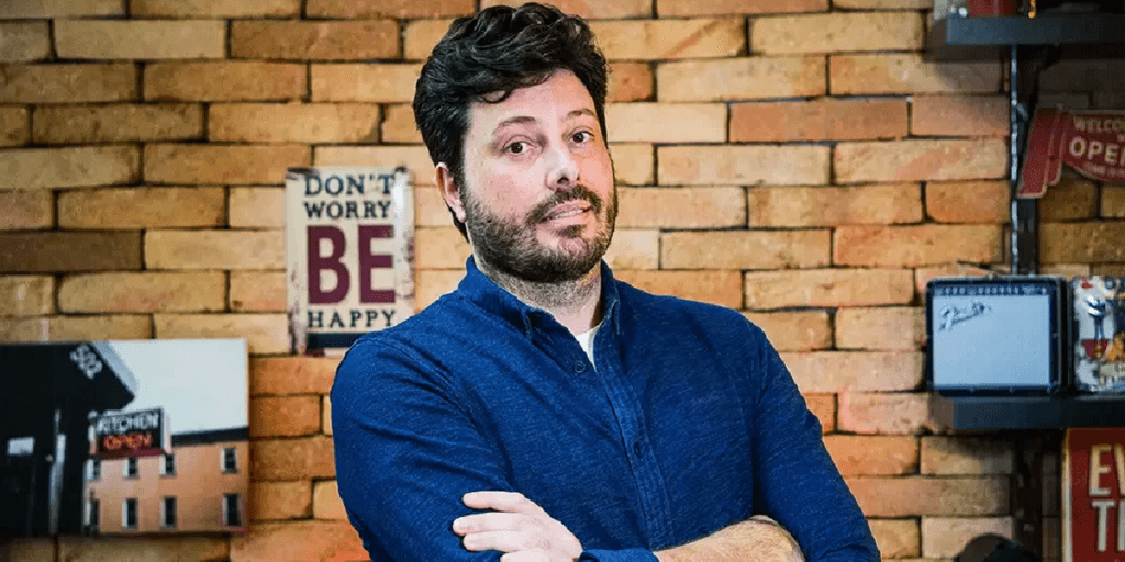Não se bicam: O substituto oficial de Danilo Gentili em programa que acabou brigando e rompendo com ele