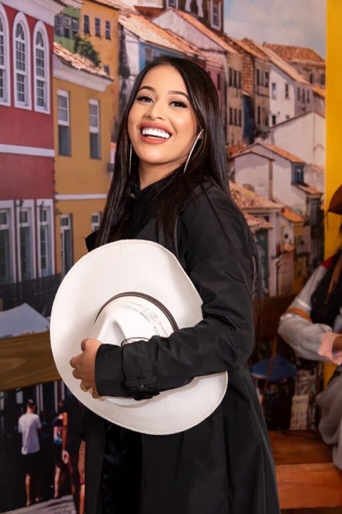 Apresentadora da RedeTV, Josy Lima, irá apresentar Mega Show no Haras Soares