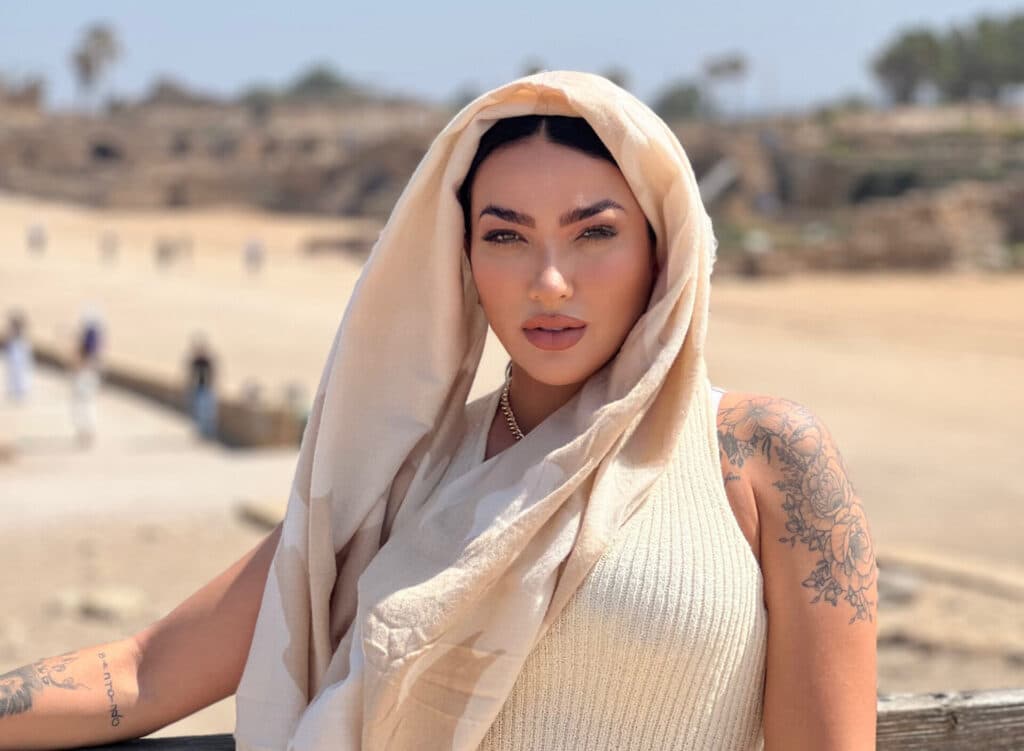 Thayse Teixeira e Leo Meireles renovam votos de casamento na Galiléia