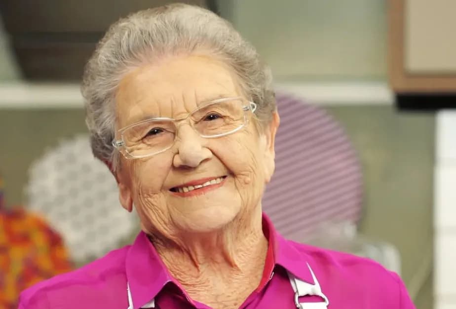 http://tvfoco.uai.com.br/wp-content/uploads/2015/05/Daniela-Mercury.jpg