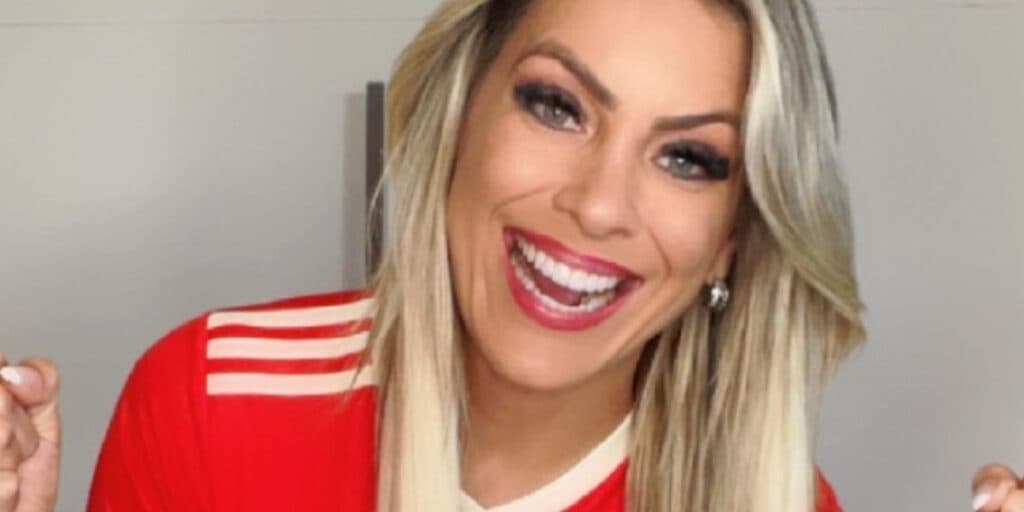 Renata Fan faz textão para grande amor, expõe o que vive há 15 anos e crava: "Entenderão meu desabafo"