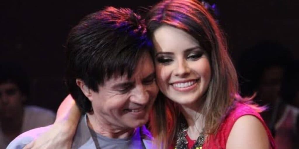 Sandy vê Xororó fazer anúncio sobre casamento com sua mãe, diz o que sente e dá recado público