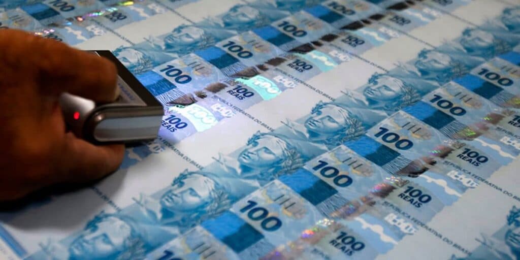 Falência e encerramento de atividades: O triste dia em que banco brasileiro chegou ao fim após crise