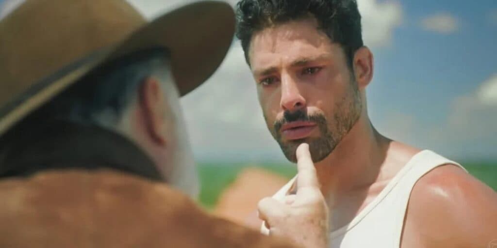 Terra e Paixão - Antônio surta com Caio ao descobrir traição, deserda o filho e briga explode