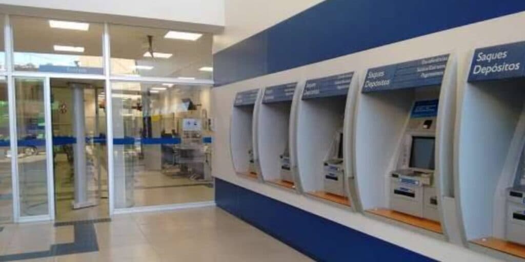 Alerta máximo de falência: Mais de 2 mil bancos correm risco de quebrar e informações são expostas
