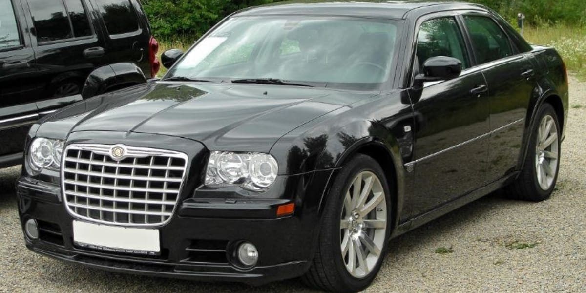 300C é um dos principais carros da marca (Reprodução: Internet) 300C é um dos principais carros da marca (Reprodução: Internet)