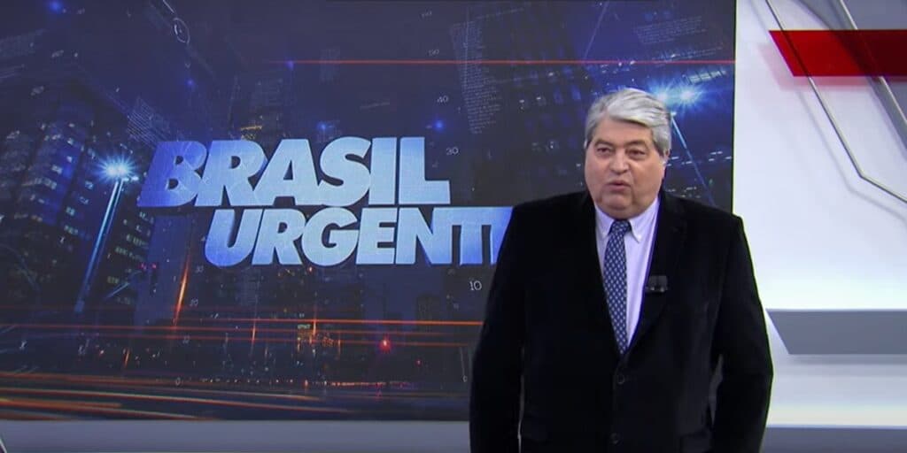 Ao vivo: Abertura do Brasil Urgente comove o público e Datena mostra triste despedida na Band
