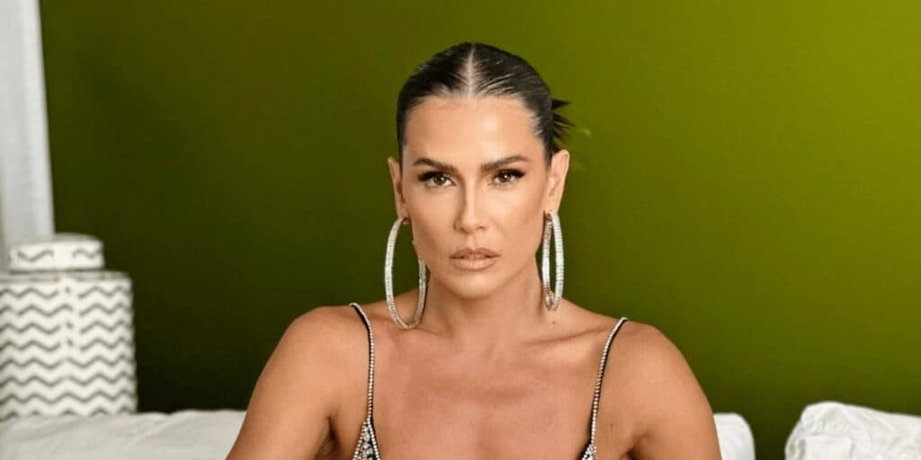 Deborah Secco é dona de rede de lojas de roupa gigante, fatura R$ 37 milhões e você não sabia