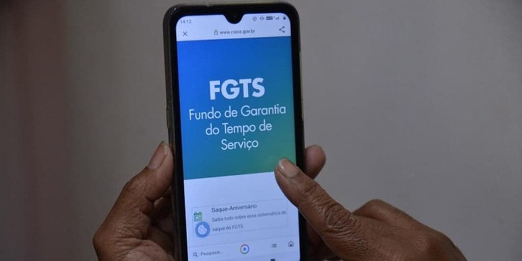 Fim do FGTS? Governo articula mudança e trabalhadores estão em desespero