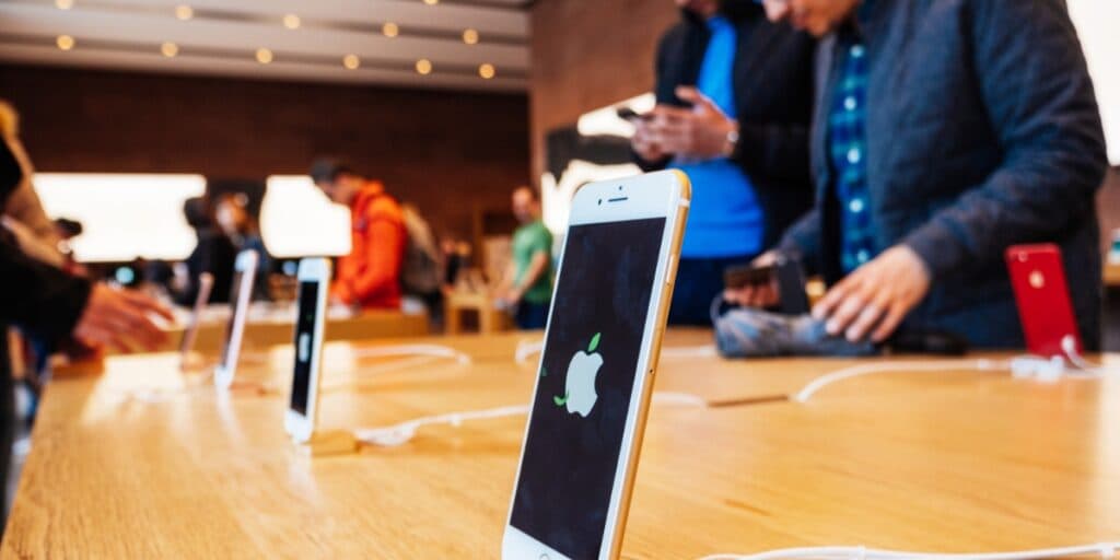 Descanse em paz: Os 4 iPhones da Apple que serão arrancados de prateleiras e que estão revoltando clientes