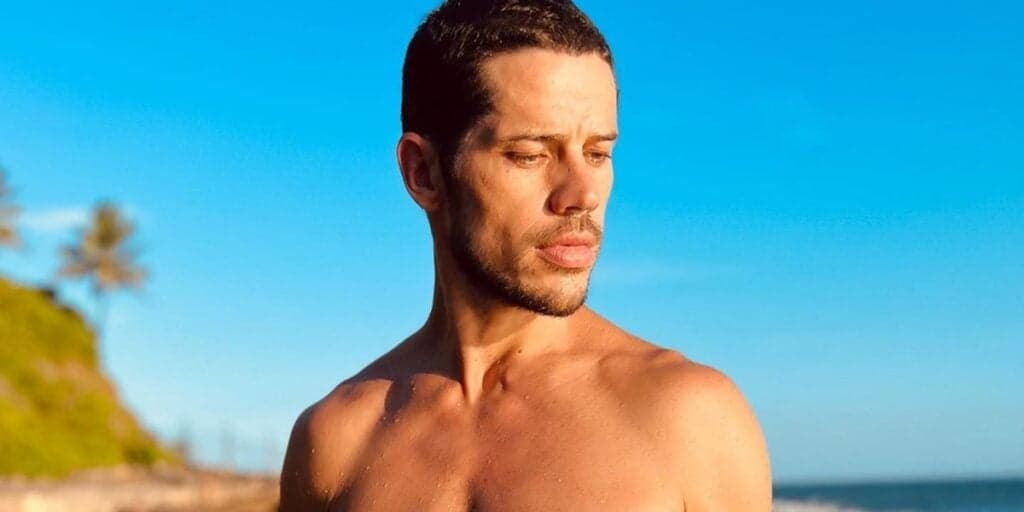 José Loreto, aos 39, surge só de calcinha e assume nova fase: “Processo de aceitar e tirar preconceito”