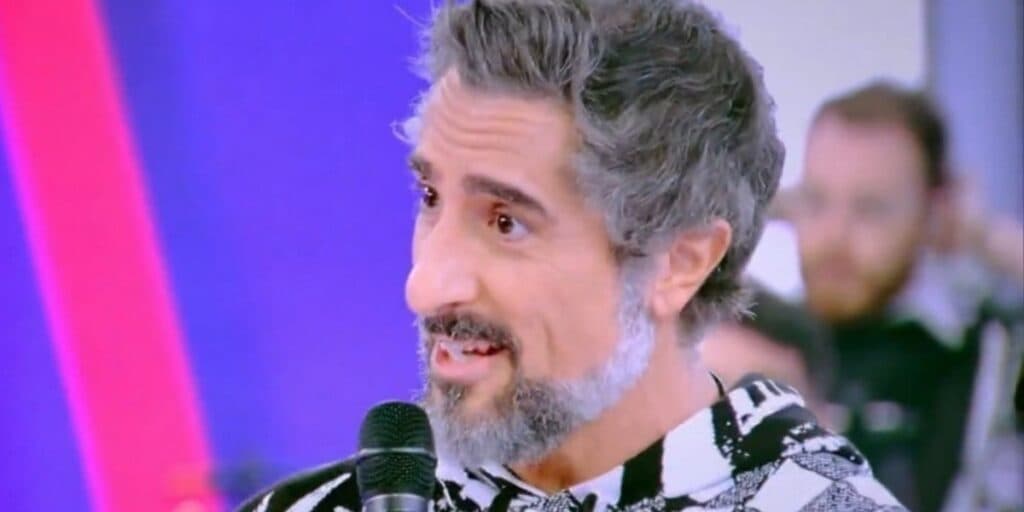 Marcos Mion interrompe o Caldeirão ao vivo, faz pergunta indiscreta e choca: "Síndrome de pica?"