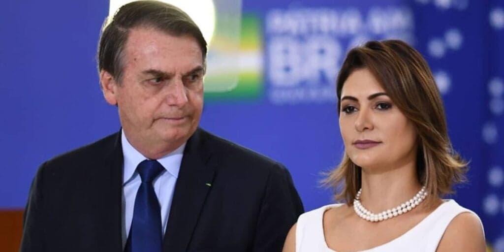 Luiz Bacci dá notícia sobre Michelle Bolsonaro e expõe vídeo dela aos socos com rapaz: "Não era pastora?"